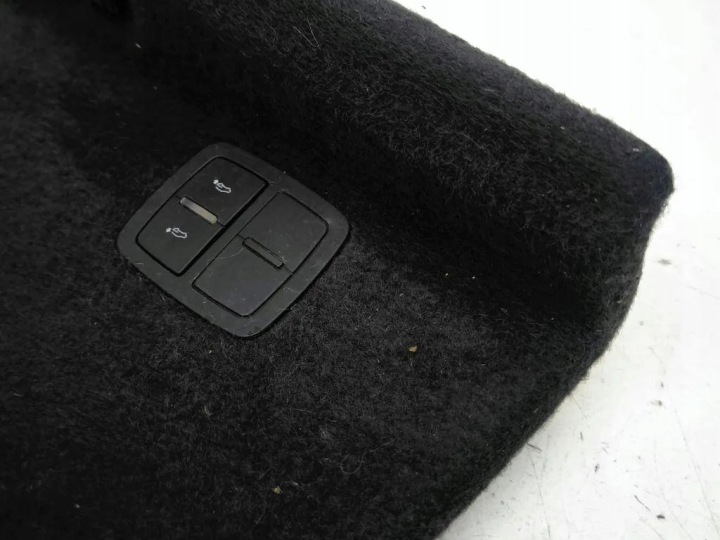 BOUCHON FLANC COUVERCLES DE COFFRE DROIT ARRIÈRE AUDI Q7 4L