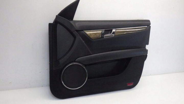 GARNITURE PORTES DROIT AVANT EUROPE MERCEDES W204 A2047200189 W204
