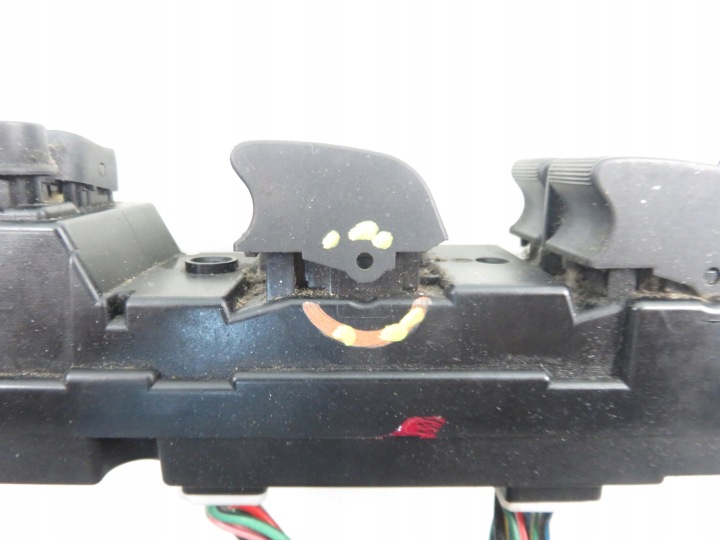 PANNEAU VITRE MAZDA 2 II DF7466350A