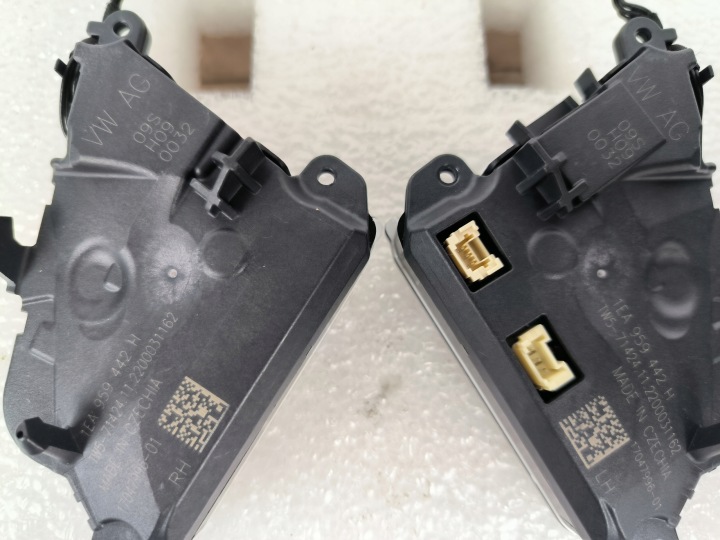 BOUTONS CAOUTCHOUC VOLKSWAGEN 1EA959442H