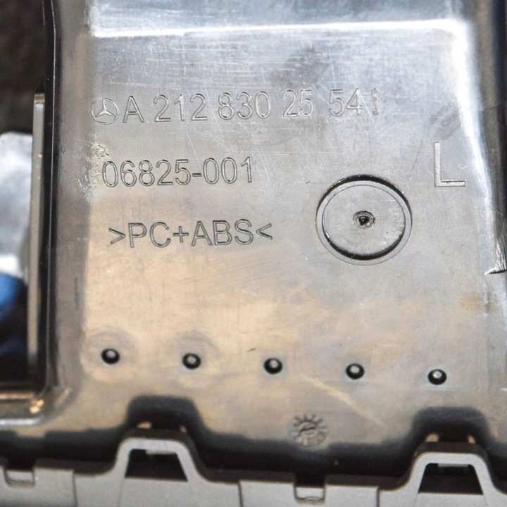 MERCEDES-BENZ E A207 2011 BUSES GRILLES CONDUIT D'AIR TABLEAU DE BORD INSTRUMENTATION