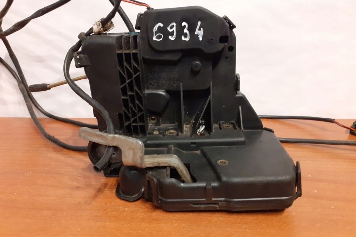 SERRURE DROITS AVANT PORTES MERCEDES-BENZ C (W203) 6934 2002