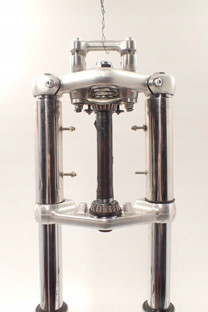 TRIUMPH ADVENTURER 900 SUSPENSION ÉTAGÈRE BIELLETTES