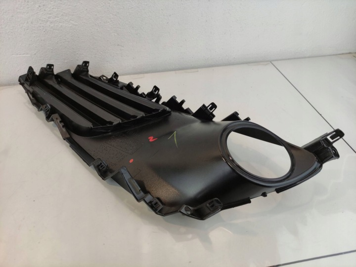 TOYOTA AURIS II 2 E180 GRILLE PARE-CHOCS GAUCHE AVANT 8148202570