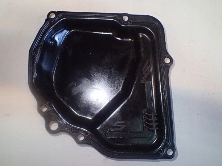 COUVERCLE POMPES HUILES AUDI A3 04-