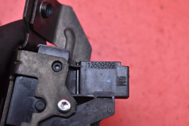 SERRURE COUVERCLES DE COFFRE ARRIÈRE COUVERCLES DE COFFRE 13509599 OPEL MOKKA A 12-15