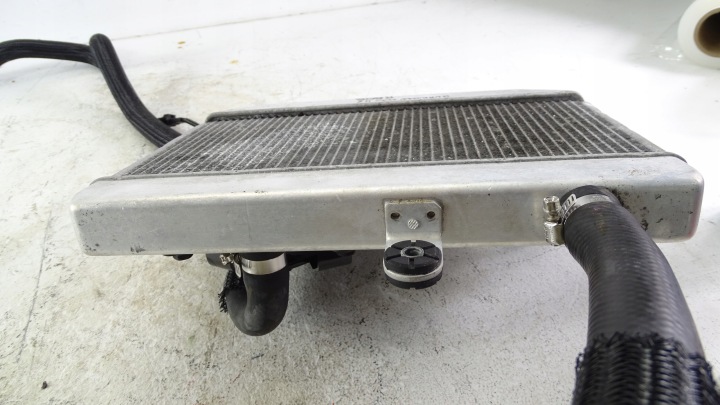 R808 SUZUKI BURGMAN AN 400 K7 RADIATEUR EAU VENTILATEUR