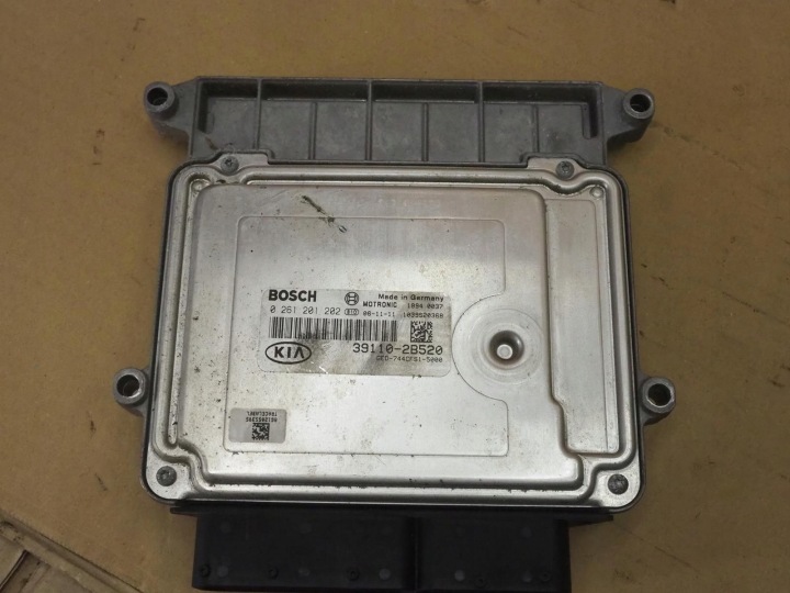 ORDINATEUR MOTEUR KIA CEED 39110-2B520 1.4 109KM 07-12 CONTRÔLEUR