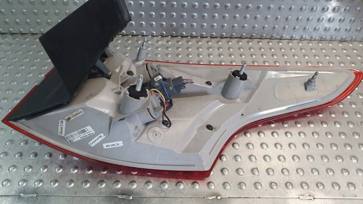 PHARE ARRIÈRE GAUCHE FORD FOCUS MK3 UNIVERSEL LIFT F1EB-13405-DA 14-