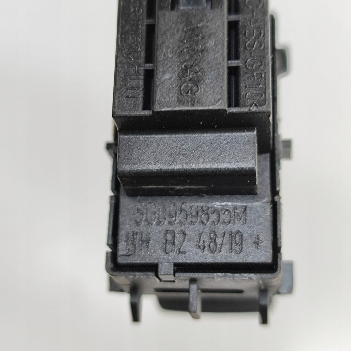 VOLKSWAGEN PASSAT B8 2020 ARRIÈRE CÔTÉ DROITE BOUTONS VITRE