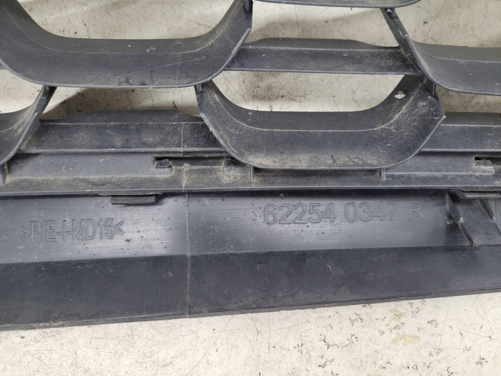 DACIA DUSTER LIFT GRILLE CALANDRE RADIATEUR 622540347R