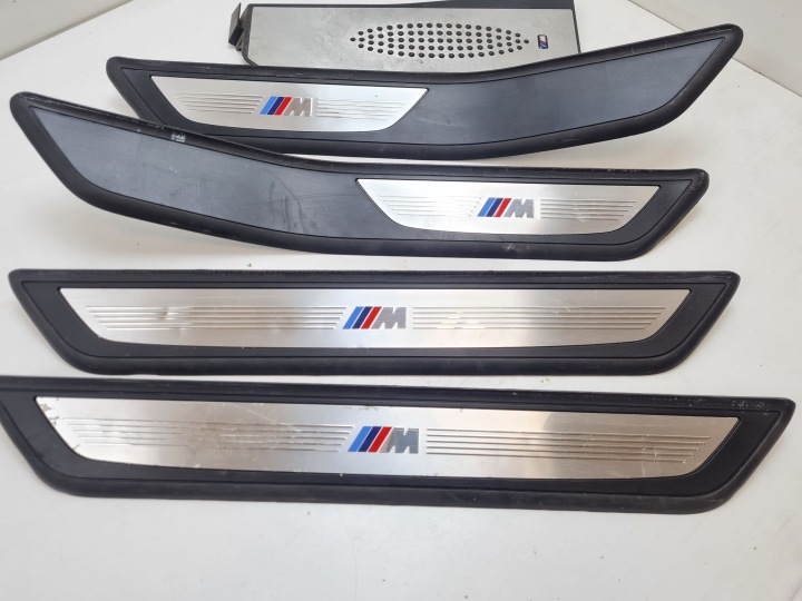 BMW 7 F01 F02 F03 F04 2013 MOULURE SEUIL AVANT