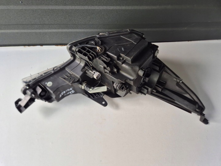 PROJECTEUR AVANT CÔTÉ GAUCHE TOYOTA AVENSIS T270 05-36