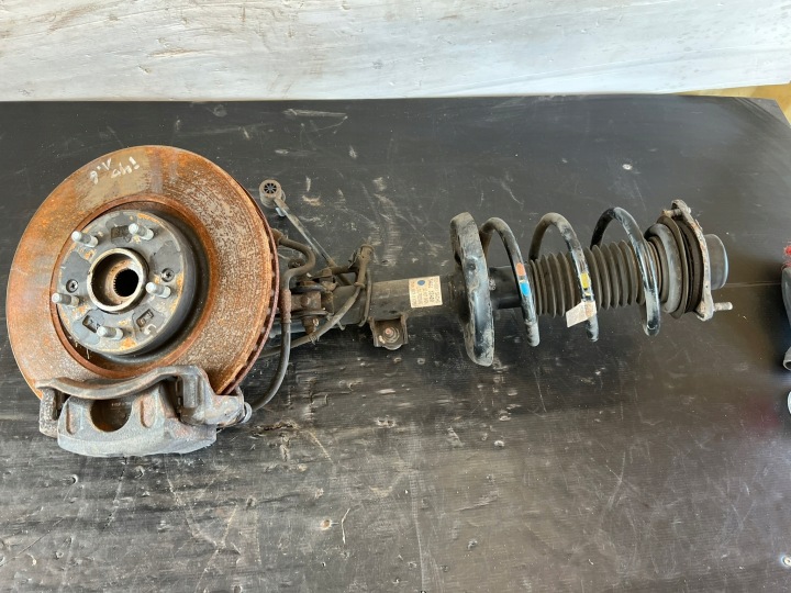 AMORTISSEUR AVANT GAUCHE HYUNDAI I40 11-14 546613ZAB0