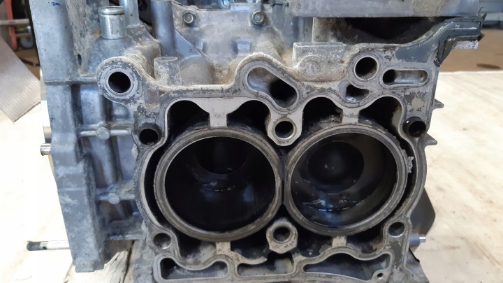 SUBARU XV I 2.0 D 11- BLOC MOTEUR