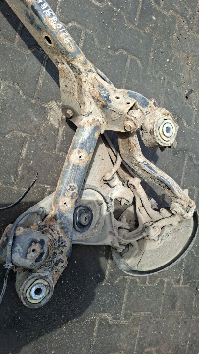 POUTRE SUSPENSIONS ARRIÈRE AUDI A4 B6
