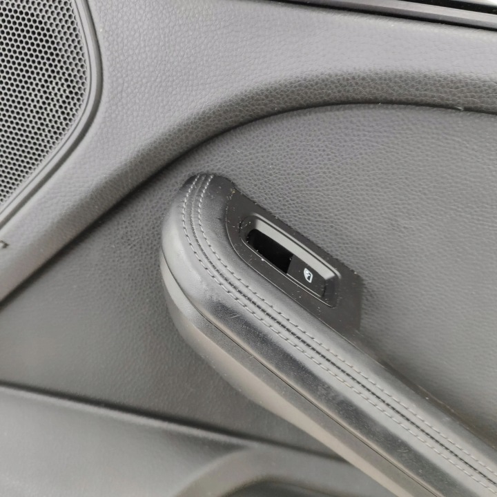 PORSCHE MACAN (95B) 2016 DROITE CÔTÉ CARDAN BRODERIE PORTES ARRIÈRE
