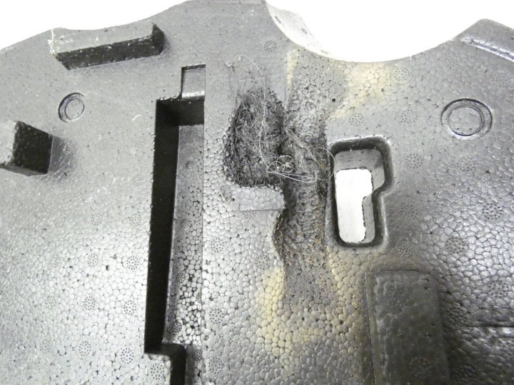 INSERT ROUES DE RÉSERVE POLYSTYRÈNE ARRIÈRE BMW 5 E60 E61 6916988