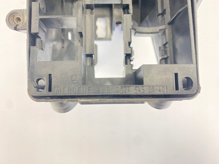 BOÎTE FUSIBLES COUVERCLE CLAPET MERCEDES R129 SL W124 1245400082