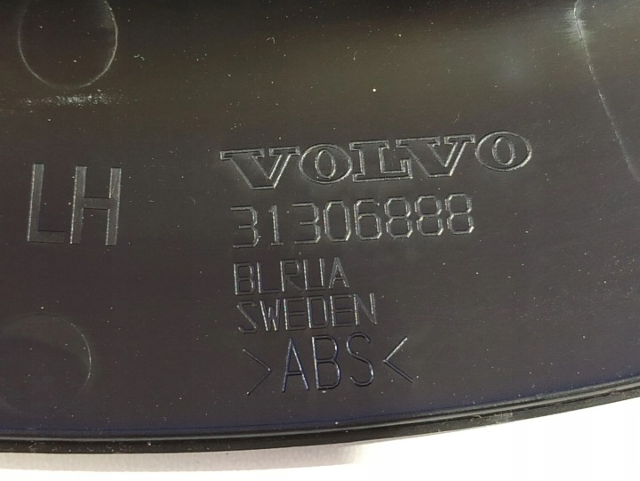 VOLVO S60 2014 TUNELE CENTRAL