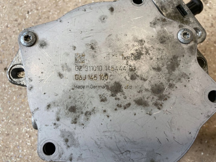 POMPE PRESSION (VACUUM) AUDI Q5 SQ5 06J145100C
