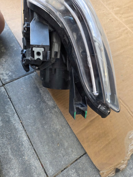PHARES MITSUBISHI OUTLANDER 3 III LEWA/PRAWA 8301C2-03 8301C2-04