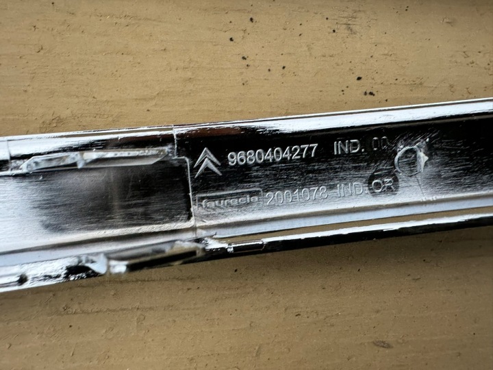 CITROEN C4 PICASSO 06-13R CHROME MOULURE BAGUETTES GRILLES PARE-CHOCS GAUCHE DROITE