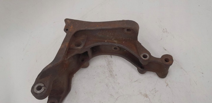 VOLKSWAGEN GOLF II T4 FIXATION ALTERNATEUR 068903145P