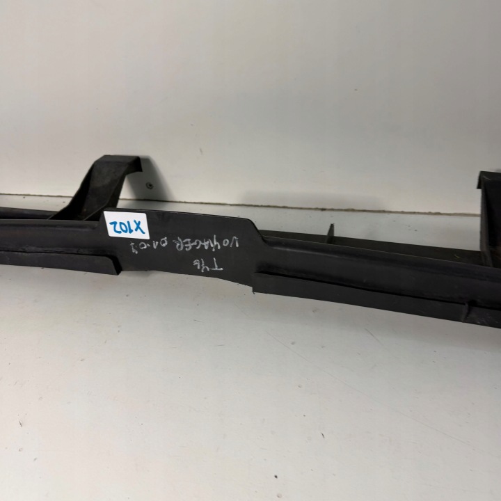 POIGNÉE GLISSIÈRE FIXATION PARE-CHOCS ARRIÈRE CHRYSLER VOYAGER IV 4 OE 04857278AC