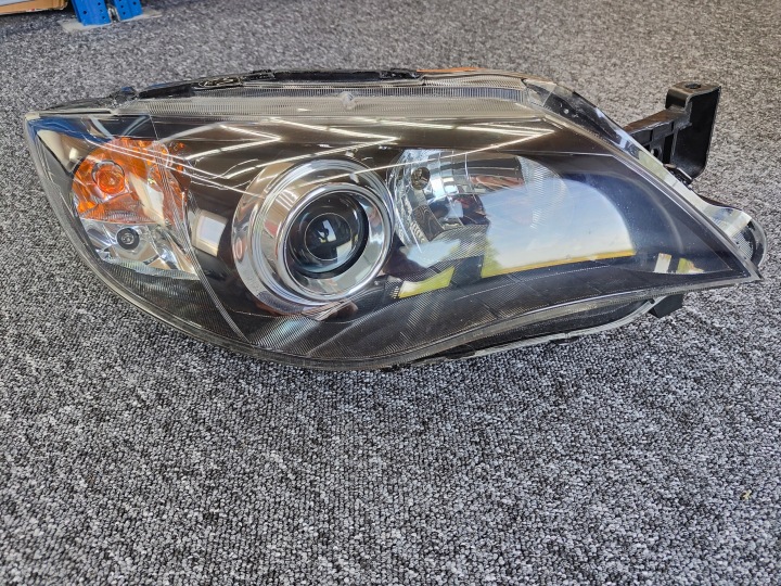 PROJECTEUR PHARE SUBARU IMPREZA III 07-11 XÉNON EUROPE DROITE