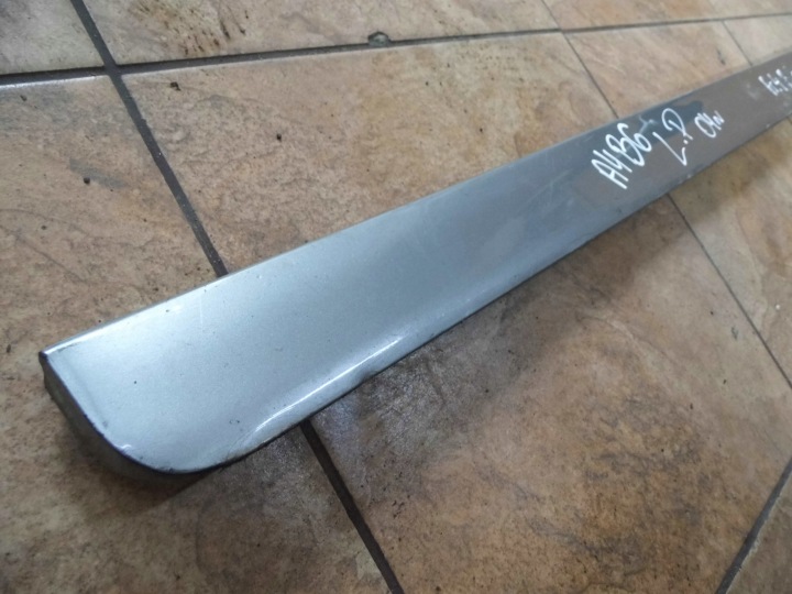 AUDI A4 B6 04' MOULURE GAUCHE AVANT 8E0853959