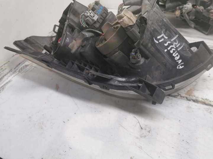PROJECTEUR DROIT TYC TOYOTA AVENSIS T250 2004 20A369R ALL/L/-3