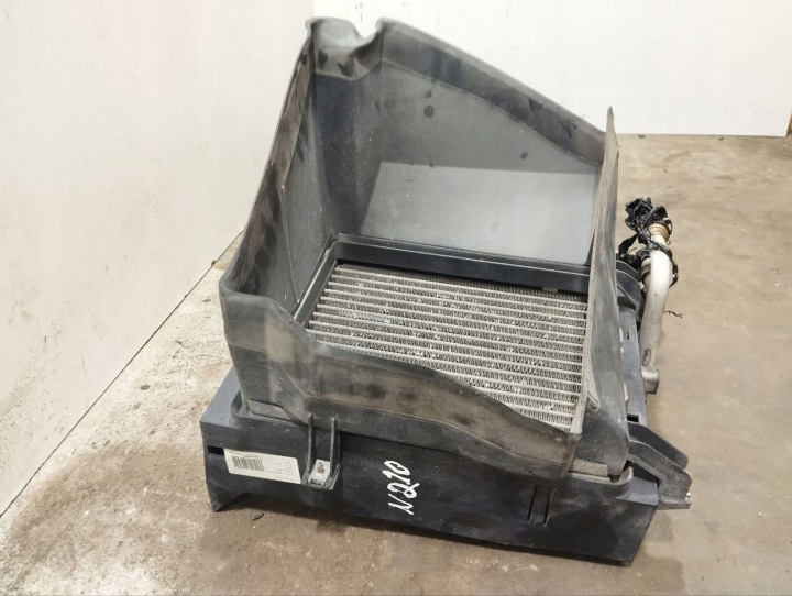 BMW X5 E70 2011 RADIATEUR 7205946