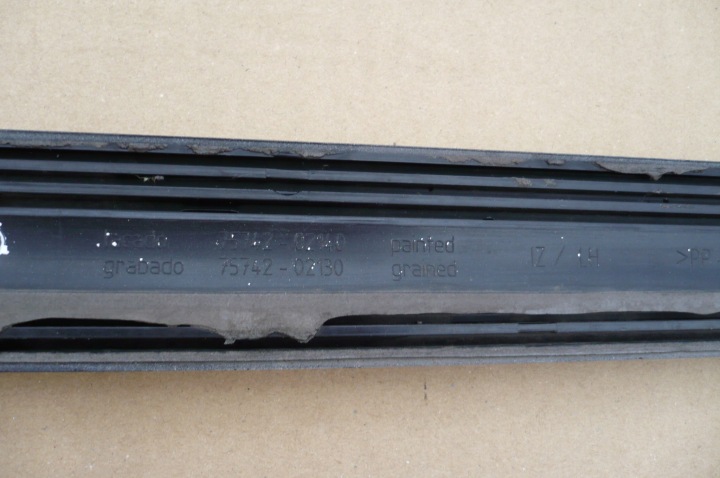 TOYOTA COROLLA E 12 E12 MOULURE PORTES GAUCHE ARRIÈRE 5 PORTES