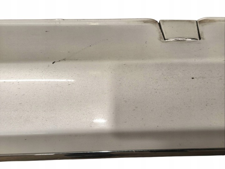 REVÊTEMENT SEUIL GAUCHE CÔTÉ TESLA MODÈLE AVEC 600587400J