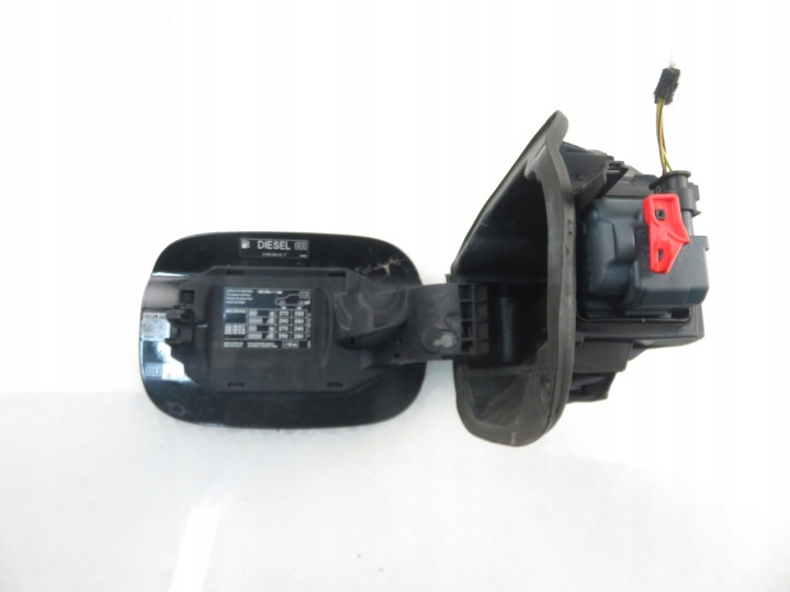 CLAPET GOULOTTE DE REMPLISSAGE CARBURANTS MERCEDES CLA COUPÉ C117 1176300067 191U