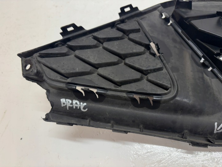 SEAT ARONA GRILLE CENTRALE PARE-CHOCS AVANT 6F9853667H HAUTEUR 24H