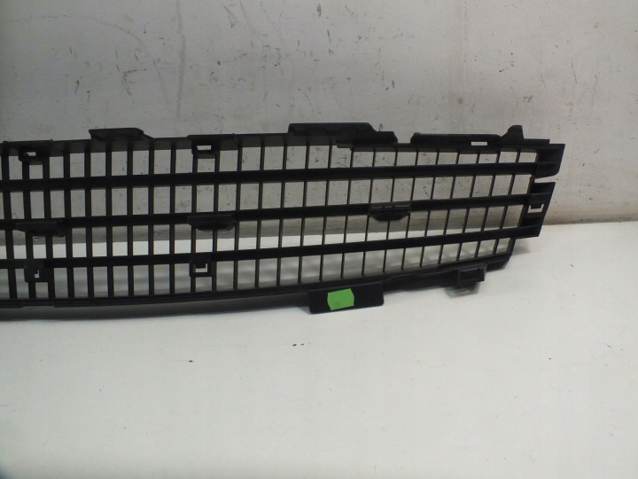 RENAULT CLIO III GRILLE PARE-CHOCS AVANT ORIGINAL