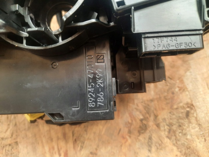 PRIUS IV MANETTES BANDE AIRBAG 89245-47010 47161-75J981