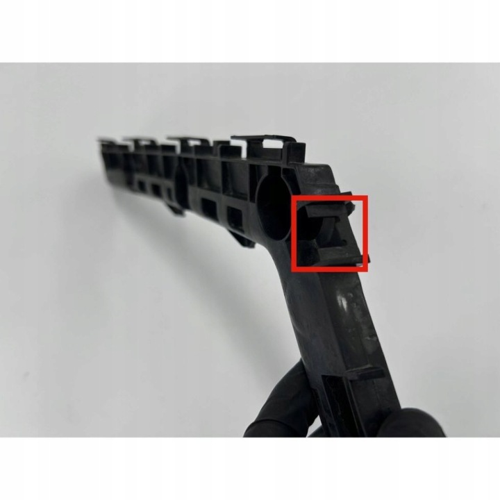 COROLLA E21 BERLINE GLISSIÈRE FIXATION PARE-CHOCS ARRIÈRE GAUCHE ARRIÈRE 52576-02210