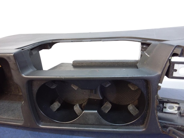 VOLVO V50 TUNNEL CENTRAL 8687408