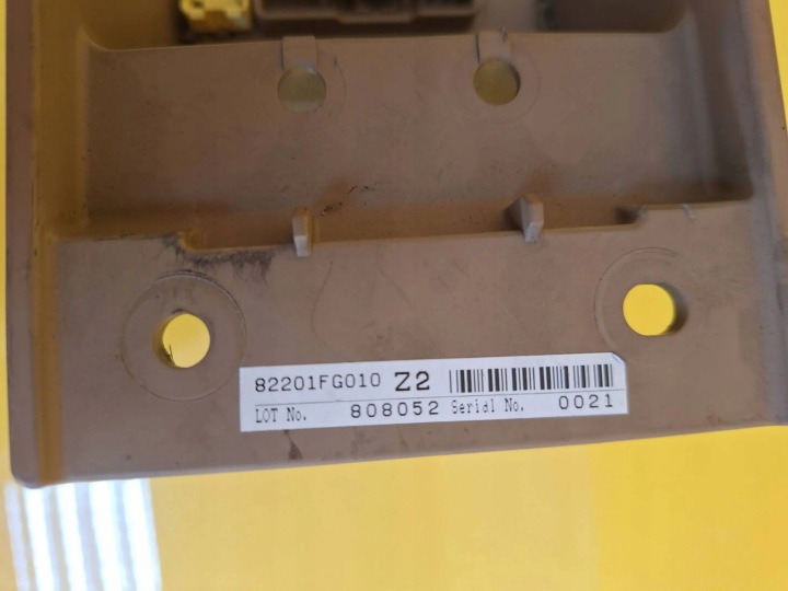 BOÎTE FUSIBLES SUBARU FORESTER SF 82201FG010 NR169