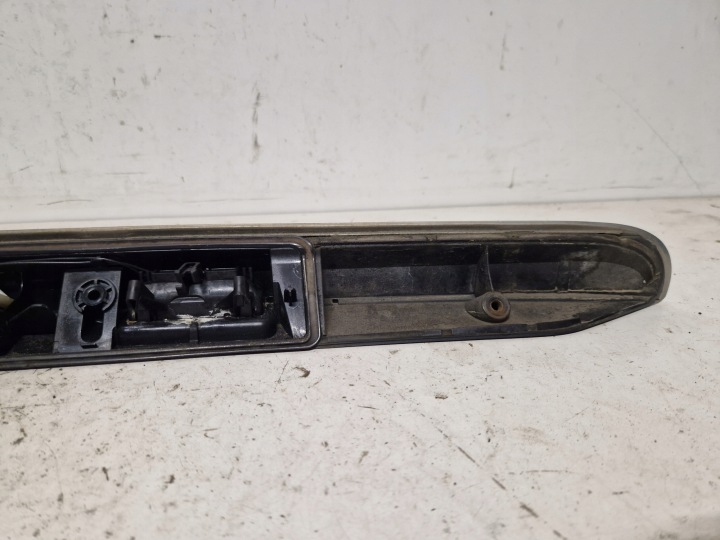 MOULURE CACHE COUVERCLES DE COFFRE MERCEDES B-KLASA W246 2013R 1.8 CDI