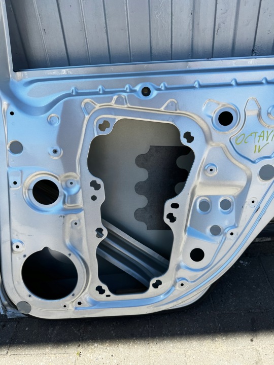 PORTES ARRIÈRE ARRIÈRE DROIT SKODA OCTAVIA IV 4 5E7 UNIVERSEL 2019- TRÈS BON ÉTAT ORIGINE