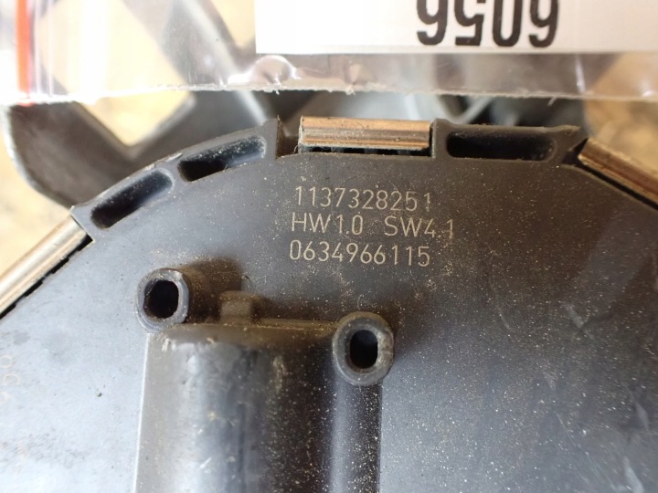 PETIT MOTEUR ESSUIE-GLACES DROIT AVANT MERCEDES-BENZ W221 OE 0390241959 6056