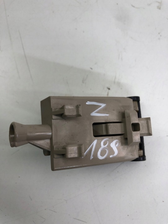 TOYOTA RAV4 IV MANIVELLE OUVERTURE CAPOTS COUVERCLES MOTEUR 53631-52010