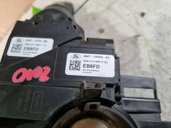 COMMUTATEUR COMPOSITE MENETKI 8A6T-13N064-BD FORD FIESTA MK7