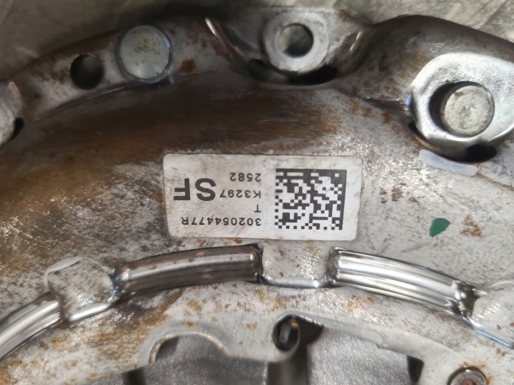 VOLANT BIMASSE EMBRAYAGE COMME ORIGINAL DUSTER II 1.5 DCI 123107790R