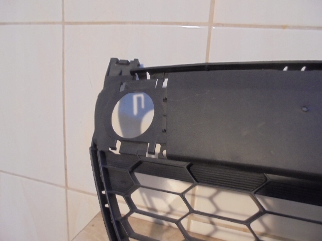 MAZDA 2 07-10 GRILLE PARE-CHOCS AVANT D651-501T1
