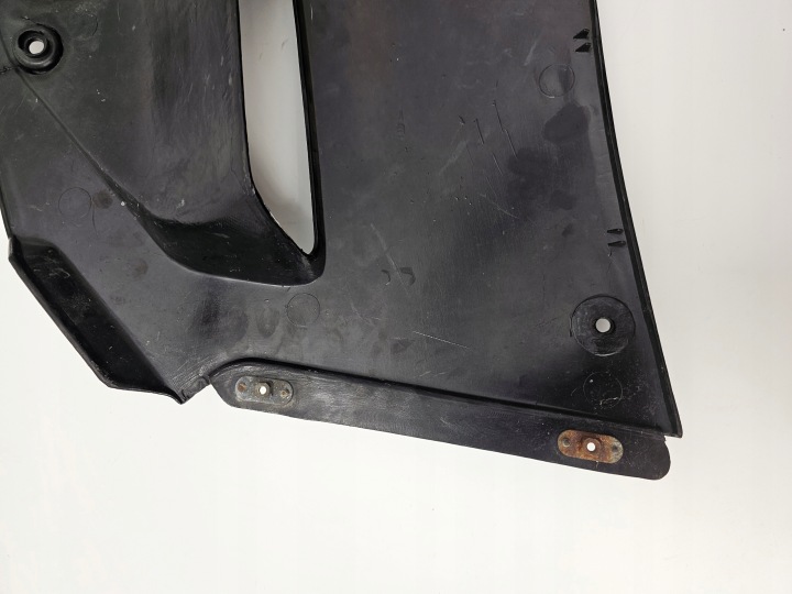 SUZUKI RG 125 DÉFLECTEUR D'AIR LATÉRALE CÔTÉ COLLECTEUR PROTECTION DROITE